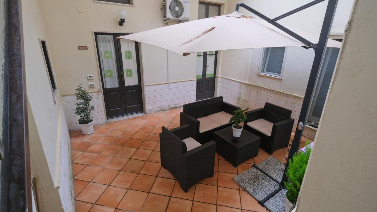Monolocale Porta Napoli Apartman Brindisi Kültér fotó